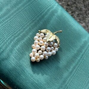 Vintage crown faux pearl grape cluster Gold and Pearl Brooch